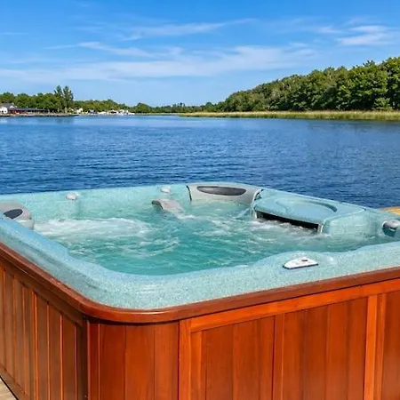 Charming House With A Jacuzzi * Dziwnow