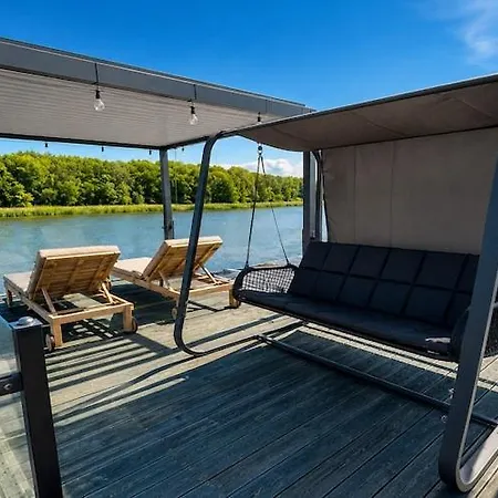 Botel Charming House With A Jacuzzi *